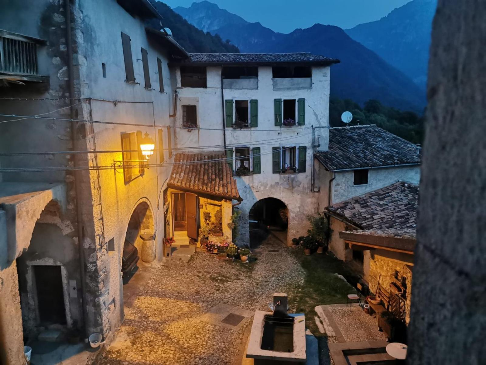 Bed and Breakfast A Casa Di Gianni E Mari Vestone Экстерьер фото